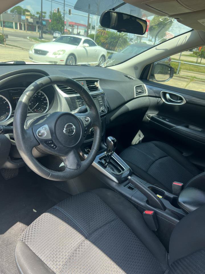 Used 2018 Nissan Sentra SR w/ SR Midnight Edition Package FWD image 10
