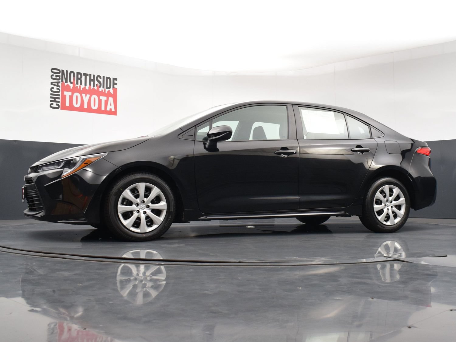 Used 2025 Toyota Corolla LE FWD image 24