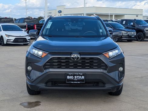 Used 2021 Toyota RAV4 XLE image 9