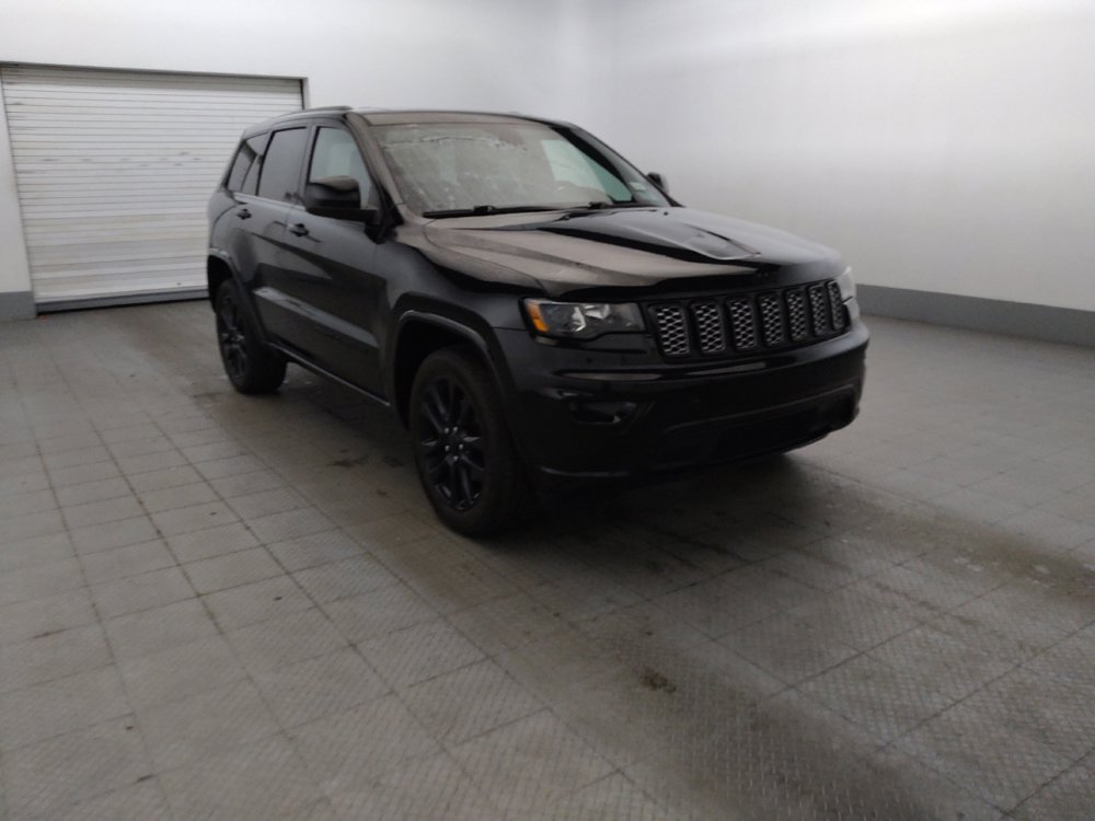 Used 2018 Jeep Grand Cherokee Altitude AWD/4WD image 13
