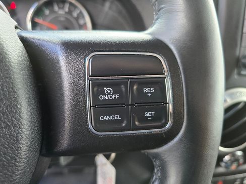 Used 2016 Jeep Wrangler Unlimited Sahara w/ Connectivity Group AWD/4WD image 6