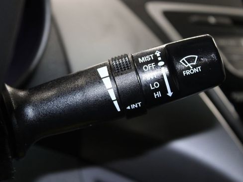 Used 2013 Hyundai Elantra GLS image 32