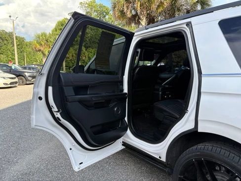 Used 2019 Ford Expedition Limited w/ Equipment Group 303A RWD image 24