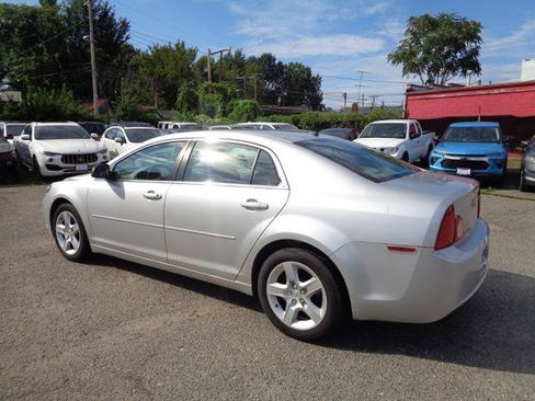 Used 2010 Chevrolet Malibu LS FWD image 5