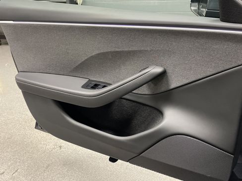 Used 2025 Tesla Model 3 Long Range image 13