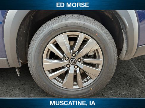 Used 2025 Nissan Pathfinder SV FWD image 10