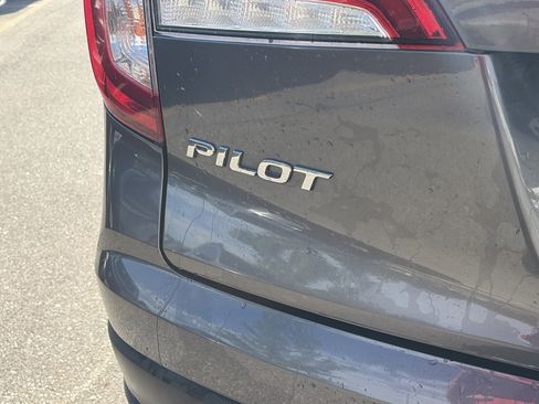 Used 2021 Honda Pilot EX-L image 12