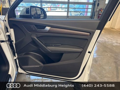 Used 2023 Audi Q5 2.0T Premium Plus w/ Premium Plus Package image 17