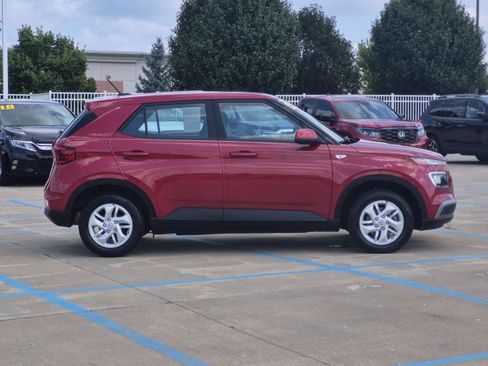 Used 2023 Hyundai Venue SE w/ Cargo Package FWD image 5