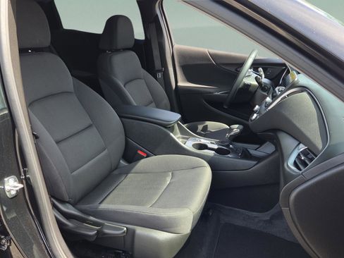 Used 2025 Chevrolet Malibu RS FWD image 15