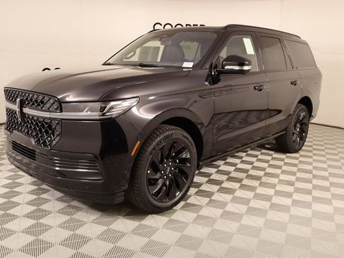 New 2025 Lincoln Navigator Reserve w/ Jet Appearance Package AWD/4WD image 10