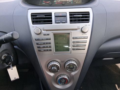 Used 2010 Toyota Yaris Sedan w/ PWR Pkg w/Steel Wheels FWD image 11