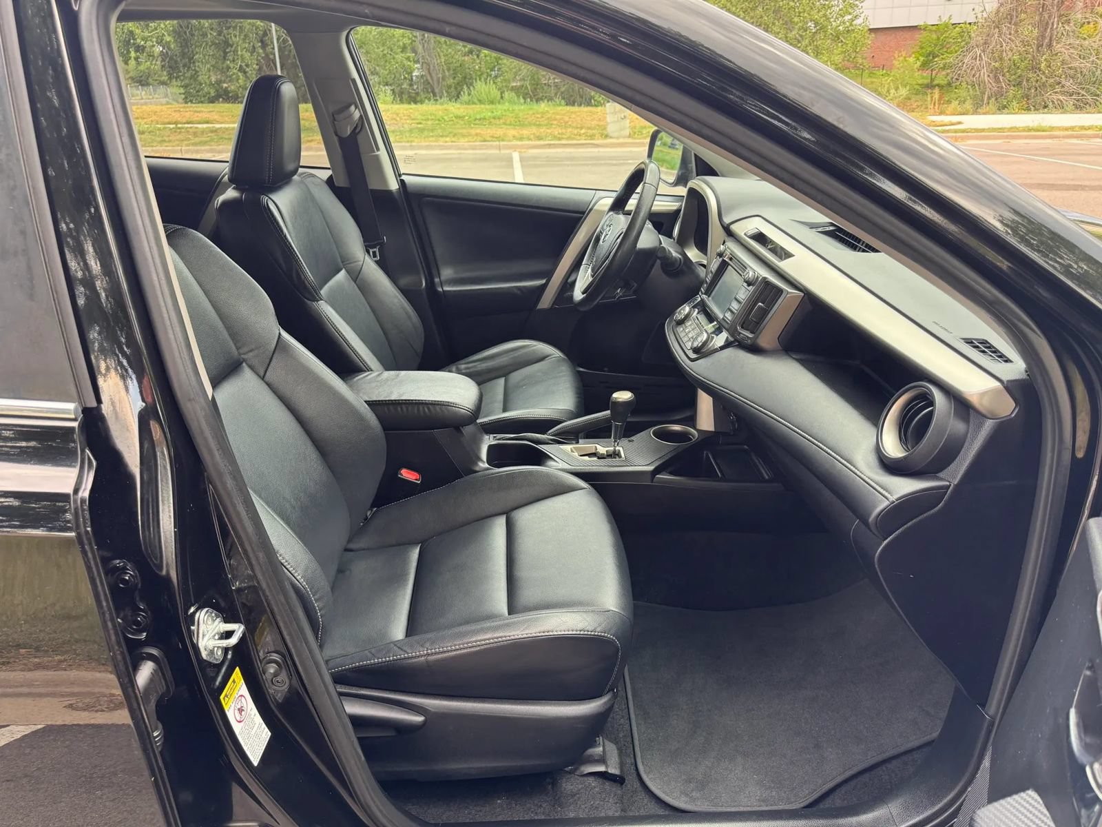 Used 2015 Toyota RAV4 Limited AWD/4WD image 18