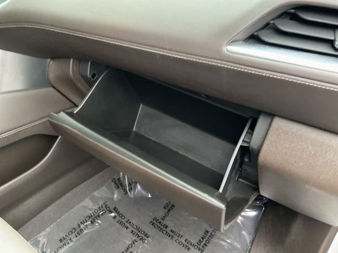 Used 2022 Chevrolet Suburban LT w/ Max Trailering Package image 17