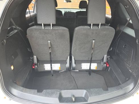 Used 2017 Ford Explorer XLT FWD image 15
