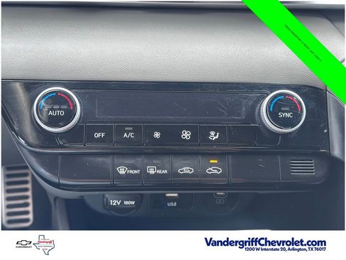 Used 2025 Hyundai Elantra Sport FWD image 31