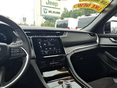 Certified 2023 Jeep Grand Cherokee Altitude AWD/4WD image 20