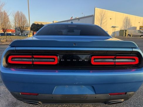 Used 2015 Dodge Challenger SXT Plus image 4