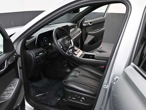 Used 2023 Hyundai Palisade Calligraphy image 12