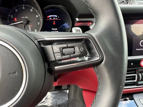 Certified 2024 Porsche Macan image 17