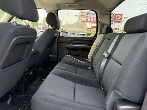 Used 2014 GMC Sierra 2500 SLE w/ SLE Preferred Package AWD/4WD image 9