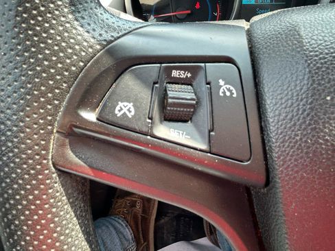 Used 2014 Chevrolet Cruze LS FWD image 18