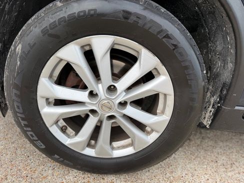 Used 2015 Nissan Rogue SV AWD/4WD image 20