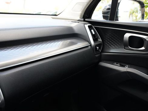 Used 2023 Kia Sorento S FWD image 5