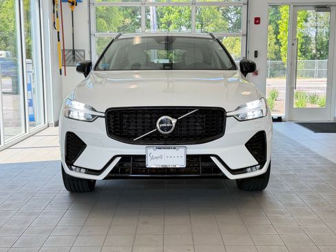 Used 2024 Volvo XC60 B5 Plus w/ Protection Package Premier AWD/4WD image 2
