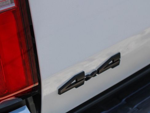 Used 2025 Toyota Tacoma TRD Sport AWD/4WD image 17