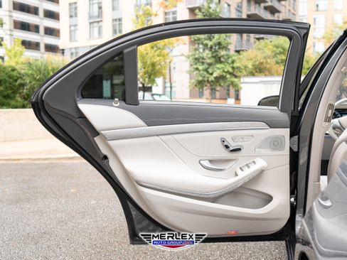 Used 2017 Mercedes-Benz S 550 4MATIC Sedan image 47