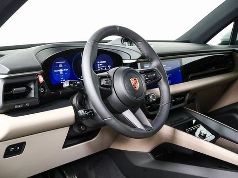 New 2026 Porsche Macan 4S Electric AWD/4WD image 4