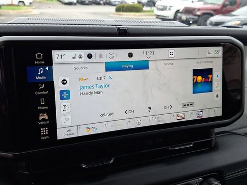 Used 2025 Jeep Wrangler Unlimited Sahara image 16