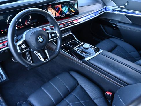 Certified 2024 BMW 760i xDrive w/ Executive Package image 11