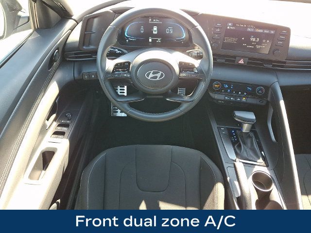Used 2025 Hyundai Elantra Sport FWD image 3
