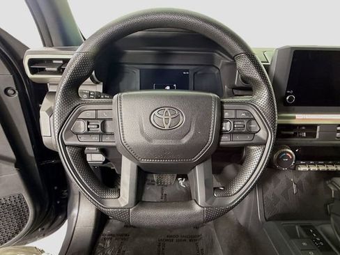 Certified 2025 Toyota Tacoma SR5 AWD/4WD image 11