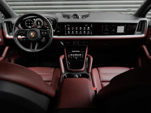 Certified 2025 Porsche Cayenne E-Hybrid AWD/4WD image 16