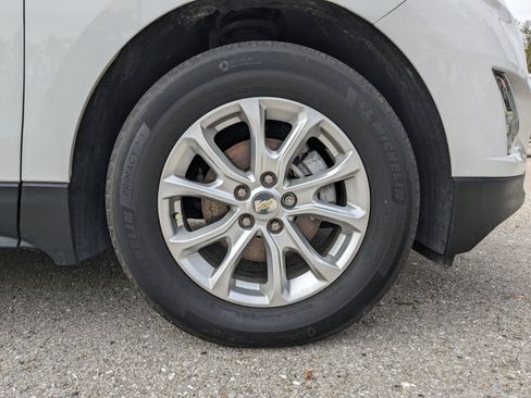 Used 2021 Chevrolet Equinox LT FWD image 11