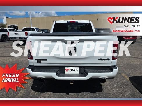 Used 2022 RAM 1500 Big Horn AWD/4WD image 3