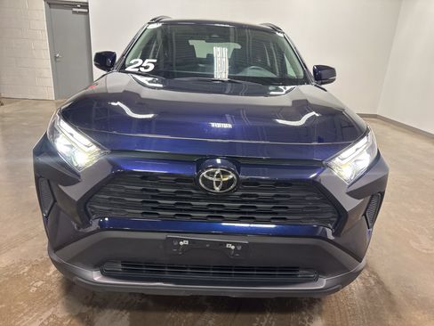 Used 2025 Toyota RAV4 XLE AWD/4WD image 8