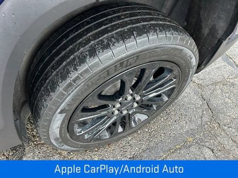Certified 2023 GMC Acadia SLE w/ Driver Convenience Package AWD/4WD image 17