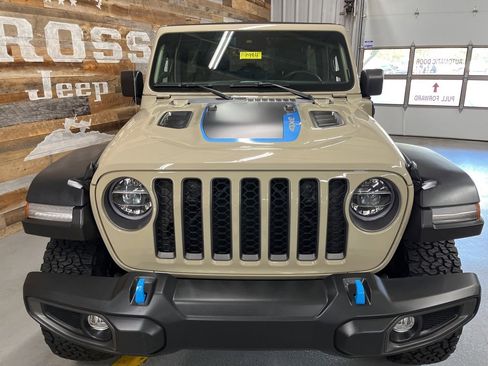 Used 2022 Jeep Wrangler Unlimited Rubicon 4xe w/ Cold Weather Group image 22