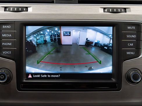 Used 2016 Volkswagen Golf SE FWD image 11