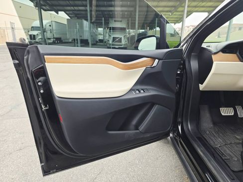 Used 2021 Tesla Model X Performance image 13