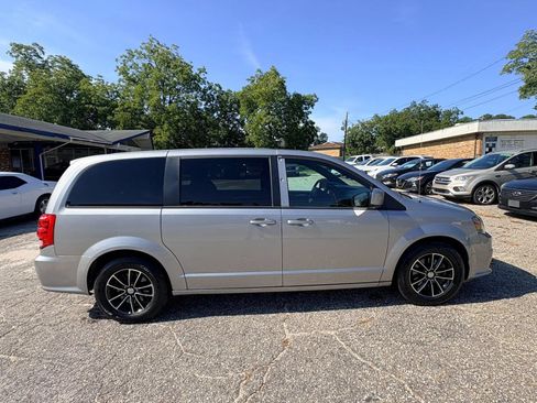 Used 2018 Dodge Grand Caravan GT FWD image 6