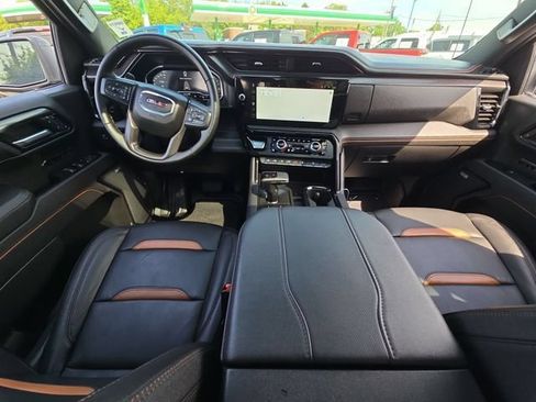 Used 2025 GMC Sierra 1500 AT4 w/ AT4 Premium Package AWD/4WD image 10