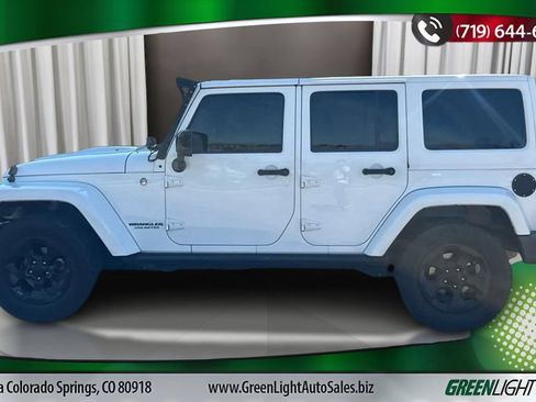 Used 2015 Jeep Wrangler Unlimited Sahara AWD/4WD image 2