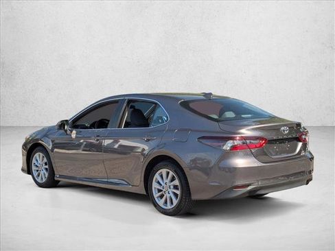 Used 2022 Toyota Camry LE AWD/4WD image 8