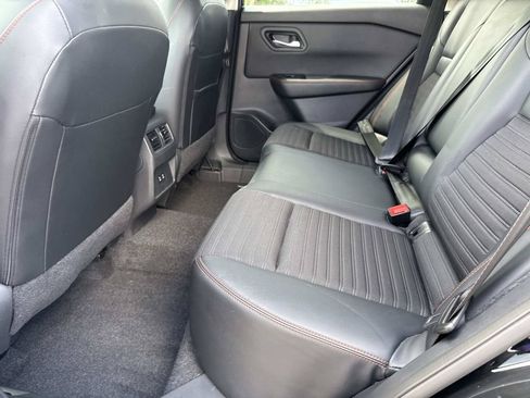 Certified 2025 Nissan Rogue SV AWD/4WD image 15