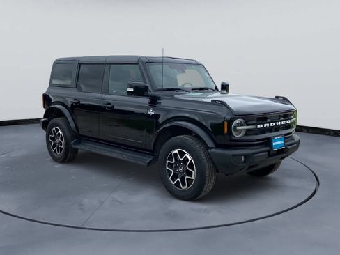 Used 2025 Ford Bronco Outer Banks AWD/4WD image 2